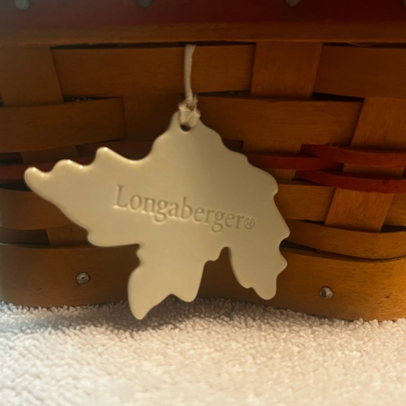 Longaberger 2 Basket Set with Holiday Accents - signed and dated - Picture 3 of 14